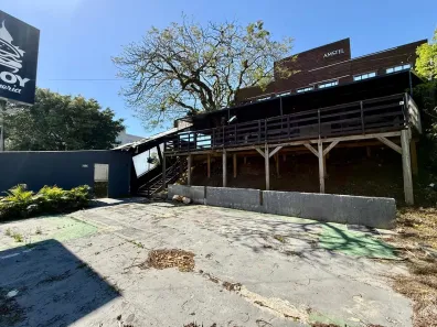 Imóvel Comercial com 12 Quartos para alugar, 400m² no Coqueiros, Florianópolis
