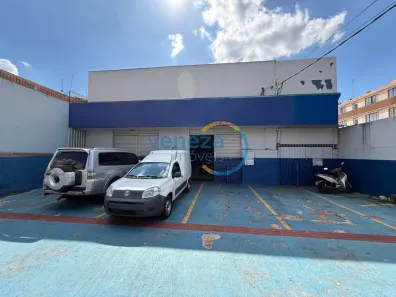 Ponto Comercial para alugar, 580m² no Jacomo Violin, Londrina