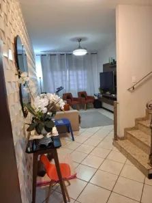 Sobrado com 3 Quartos à venda, 146m² no Vila São José, Taubaté