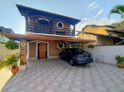 Sobrado com 3 Quartos à venda, 229m² no Parque São Domingos, Pindamonhangaba