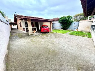 Casa com 3 Quartos à venda, 130m² no Jardim Brasil, Caraguatatuba