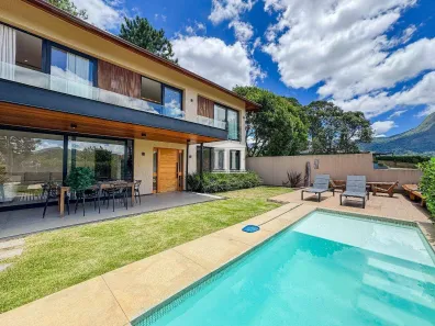 Casa de Condomínio com 4 Quartos à venda, 300m² no Posse, Teresópolis