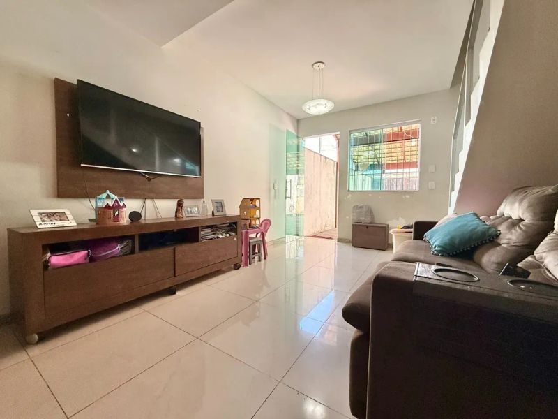Casa com 2 quartos — Céu Azul, Belo Horizonte