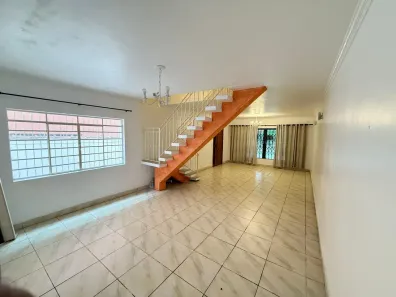Sobrado com 3 Quartos à venda, 144m² no Vila Yara, Osasco