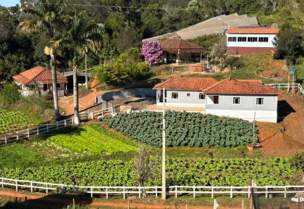 Fazenda/Sítio com 3 Quartos à venda, 3000m² no , Carmo de Minas