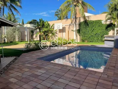 Casa com 4 Quartos à venda, 600m² no Morada da Colina, Uberlândia