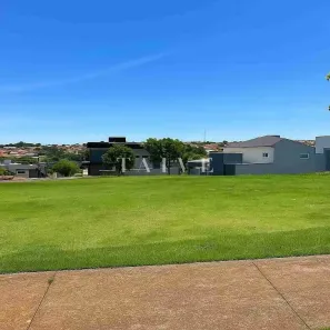 Lote/Terreno à venda, 258m² no Conjunto Habitacional Alexandre Urbanas, Londrina