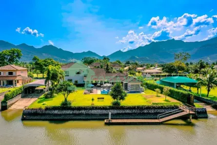 Casa de Condomínio com 5 Quartos para alugar, 480m² no Mangaratiba, Mangaratiba