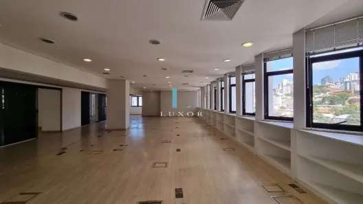 Ponto Comercial para alugar, 561m² no Coração de Jesus, Belo Horizonte
