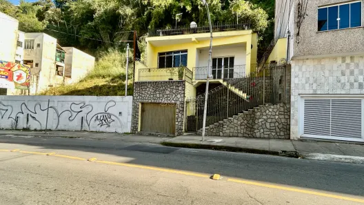 Casa com 4 Quartos à venda, 240m² no Paineiras, Juiz de Fora