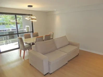 Apartamento com 3 Quartos para alugar, 121m² no Água Verde, Curitiba