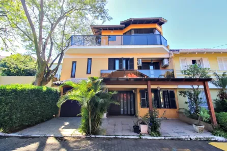Casa com 4 Quartos à venda, 208m² no Cavalhada, Porto Alegre