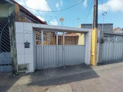 Casa com 2 Quartos à venda, 240m² no Farias Brito, Fortaleza