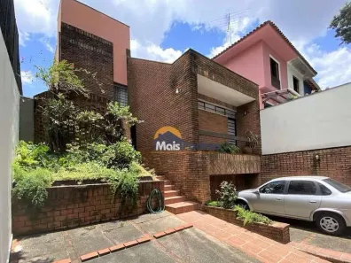 Casa com 4 Quartos à venda, 210m² no Jardim Peri Peri, São Paulo