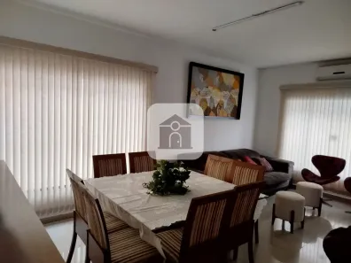 Casa com 3 Quartos à venda, 200m² no Jardim Patrícia, Uberlândia