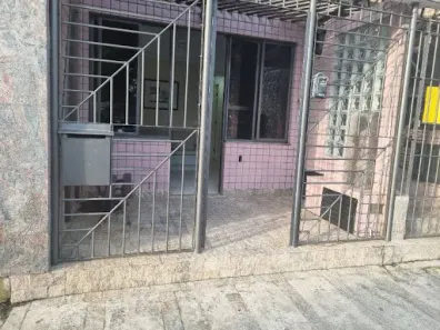 Sala Comercial à venda, 80m² no Imbetiba, Macaé