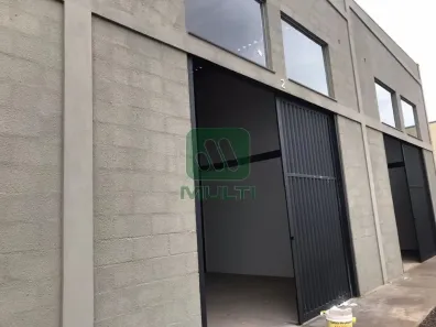 Galpão/Depósito/Armazém com 1 Quarto para alugar, 210m² no Loteamento Residencial Pequis, Uberlândia