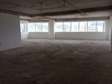 Sala Comercial para alugar, 172m² no Gonzaga, Santos