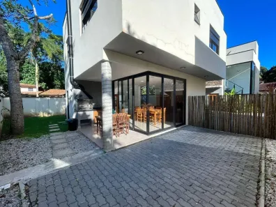 Casa de Condomínio com 3 Quartos para alugar, 120m² no Boiçucanga, São Sebastião
