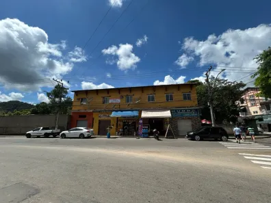 Imóvel Comercial à venda, 360m² no Nogueira, Petrópolis