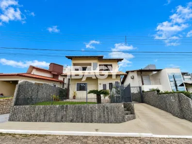 Casa com 3 Quartos para alugar, 200m² no Campeche, Florianópolis