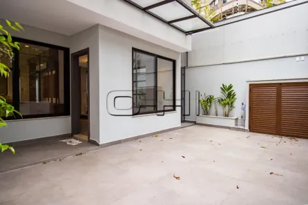 Casa de Condomínio com 3 Quartos para alugar, 140m² no Vila Olímpia, São Paulo