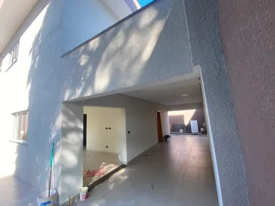Sobrado com 4 Quartos para alugar, 130m² no Jardim Montreal, Maringá