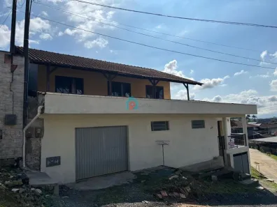 Casa com 3 Quartos à venda, 135m² no João Costa, Joinville