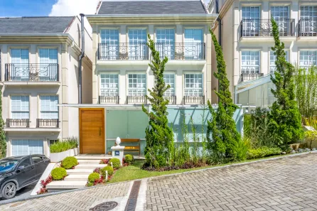 Casa com 4 Quartos à venda, 220m² no Valparaíso, Petrópolis