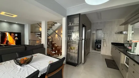 Casa de Condomínio com 3 Quartos à venda, 2610m² no Parque Residencial Alcântara, Londrina