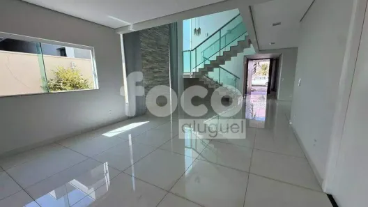 Casa de Condomínio com 4 Quartos para alugar, 250m² no Aclimação, Uberlândia
