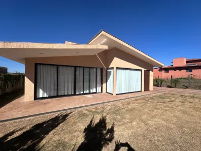 Casa de Condomínio com 4 Quartos para alugar, 200m² no Balneário Água Limpa, Nova Lima