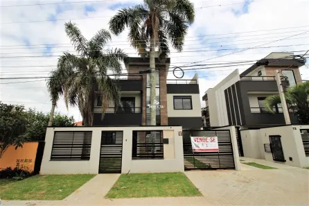 Sobrado com 3 Quartos à venda, 160m² no Uberaba, Curitiba