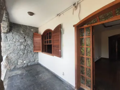 Casa com 6 Quartos para alugar, 320m² no Monsenhor Messias, Belo Horizonte
