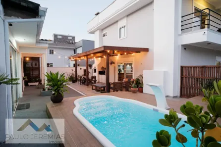 Casa com 5 Quartos para alugar, 236m² no Daniela, Florianópolis