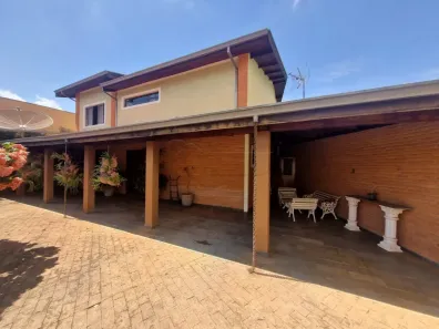 Casa com 3 Quartos para alugar, 300m² no Centro, Limeira