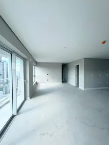 Apartamento com 3 Quartos à venda, 132m² no Meia Praia, Itapema