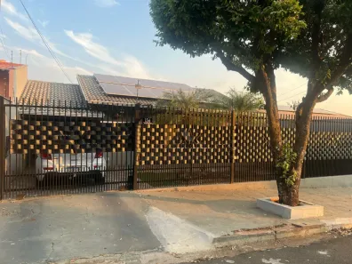 Casa com 3 Quartos à venda, 145m² no Santa Mônica, Londrina