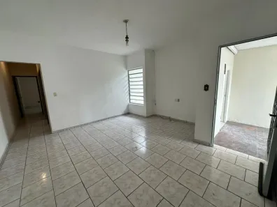 Casa com 2 Quartos para alugar, 90m² no Parque São Luís, Taubaté