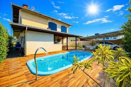 Casa com 5 Quartos à venda, 236m² no Fátima, Joinville