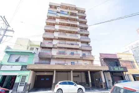 Apartamento com 2 Quartos para alugar, 71m² no Centro, Pelotas