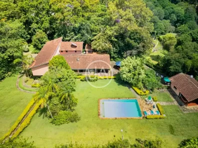 Casa com 6 Quartos à venda, 500m² no Araras, Petrópolis