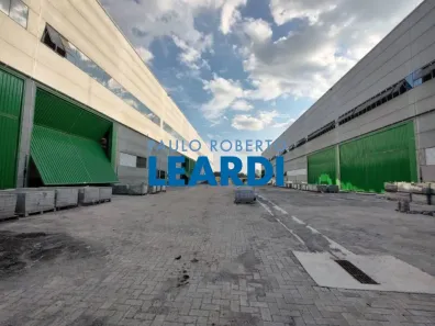 Ponto Comercial para alugar, 2795m² no Parque Jaçatuba, Santo André