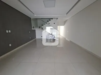 Sobrado com 3 Quartos à venda, 182m² no Aclimação, Uberlândia