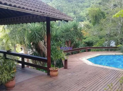 Casa de Condomínio com 3 Quartos à venda, 520m² no Engenho do Mato, Niterói
