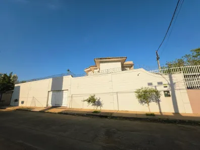 Sobrado com 3 Quartos à venda, 300m² no Santa Rosa, Cuiabá