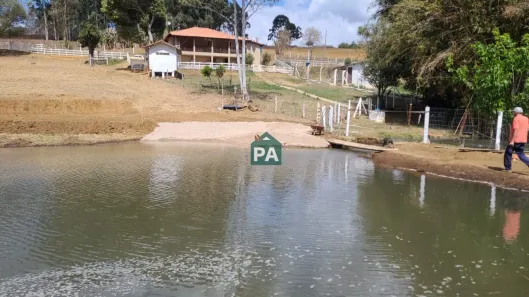 Fazenda/Sítio com 2 Quartos à venda, 1800m² no , Caldas