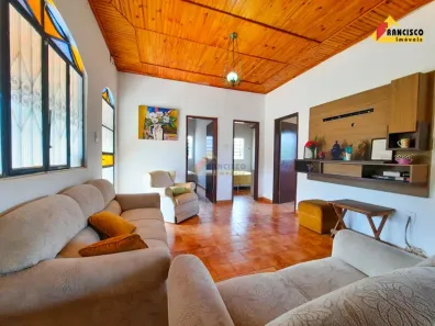 Fazenda/Sítio com 5 Quartos à venda, 200m² no Chácaras Bom Retiro, Divinópolis