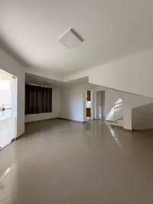 Casa de Condomínio com 4 Quartos para alugar, 130m² no Buraquinho, Lauro de Freitas