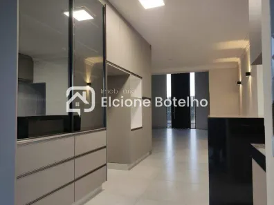 Casa de Condomínio com 4 Quartos para alugar, 231m² no Granja Marileusa, Uberlândia